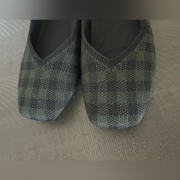 Vivaia Like New!!!Women’s Black and Olive Check Slip-On Ballet Flats - Picture 2 of 4